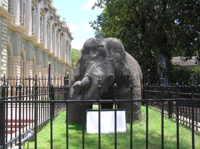 Elephant-Statue-Elephanta-Caves